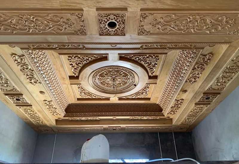 Trần gõ đỏ tân cổ điển